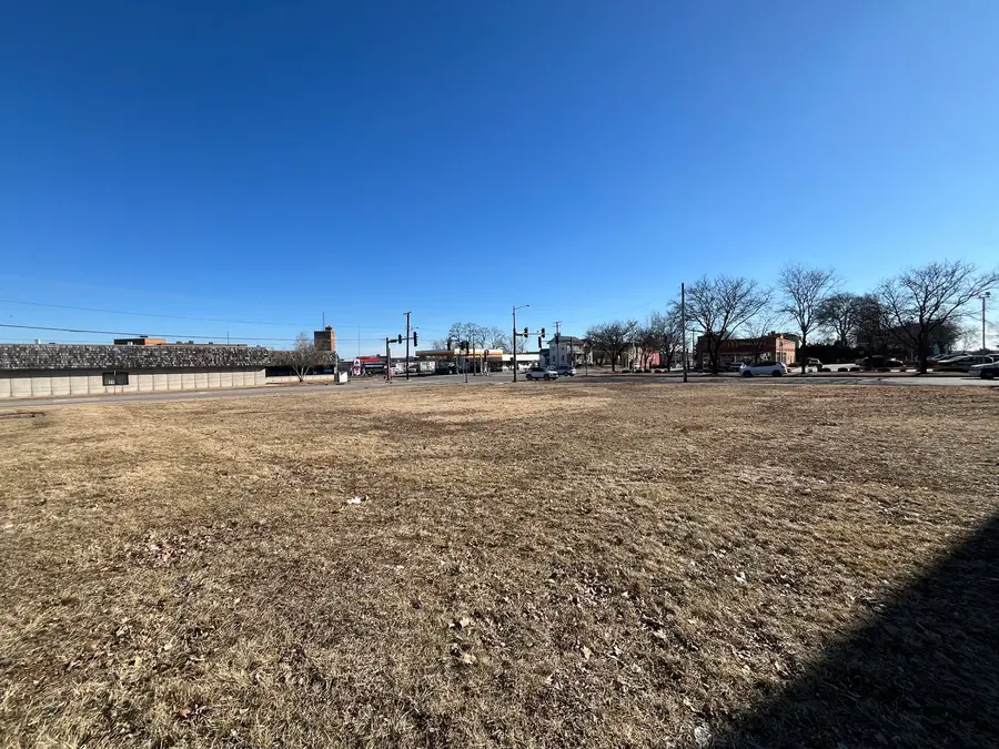 359 W Galena Boulevard, Aurora, IL 60506 - #3