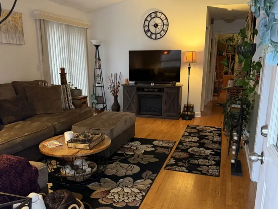 352 Danbury Drive, Naperville, IL 60565 - #2