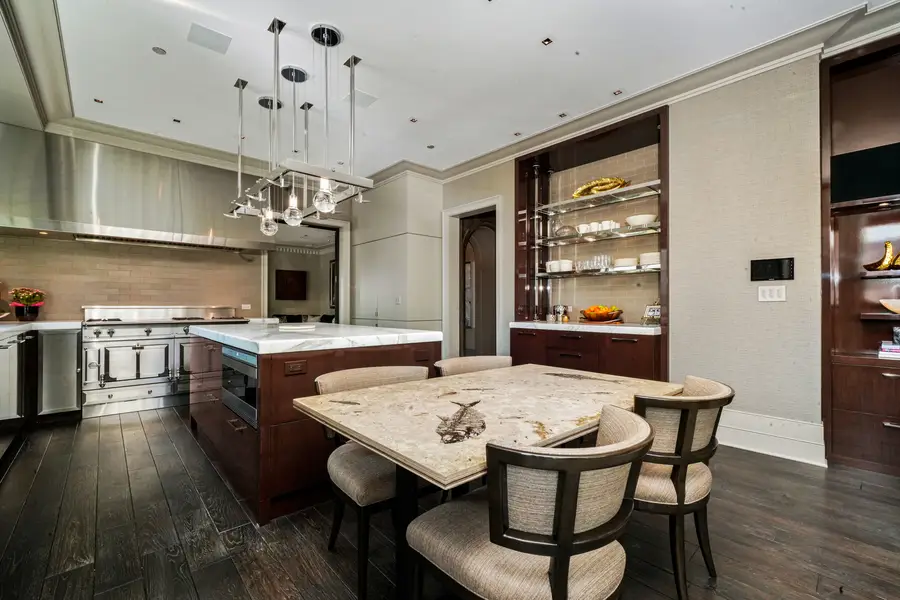 10 E Delaware Place #34A, Chicago, IL 60611 - #2