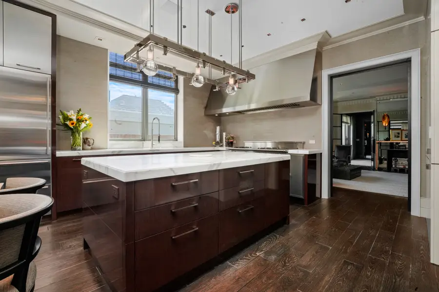 10 E Delaware Place #34A, Chicago, IL 60611 - #3