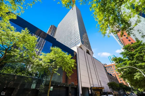 111 E Chestnut Street #21F, Chicago, IL 60611