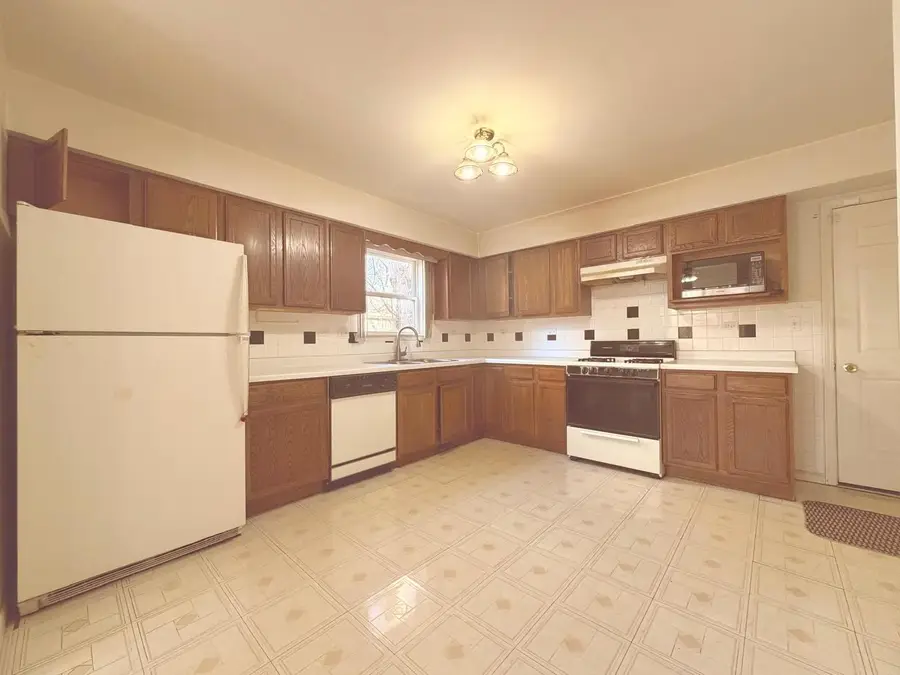 1634 Oak Street, Hanover Park, IL 60133 - #3