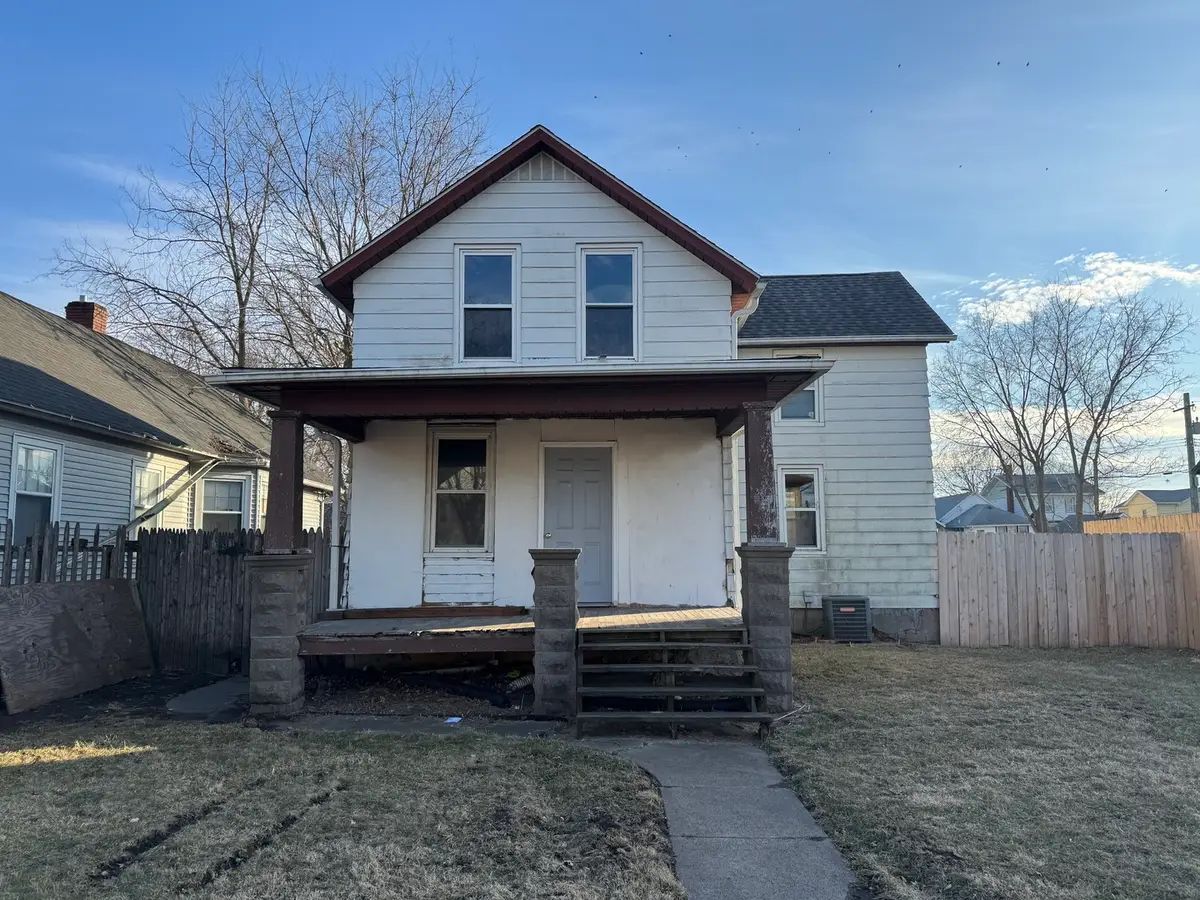 323 1st Avenue, Clinton, IA 52372 - #1