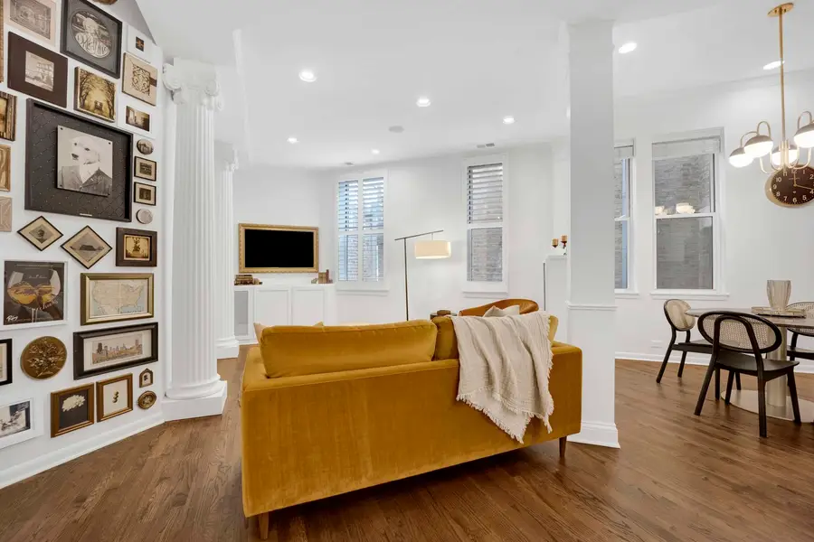 223 W Wisconsin Street #3A, Chicago, IL 60614 - #3