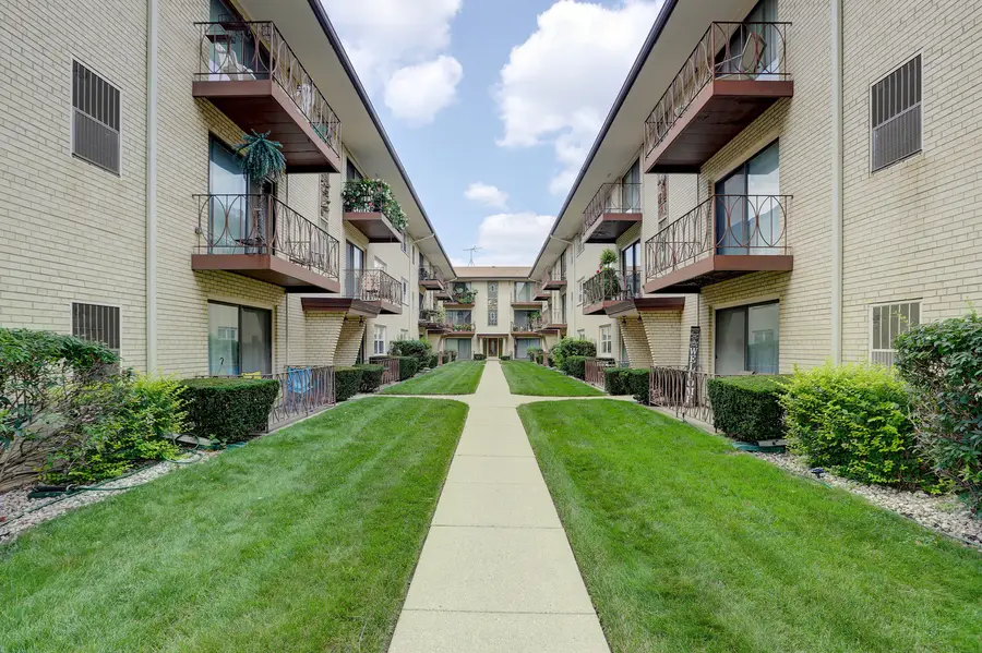 5510 W Windsor Avenue #1H, Chicago, IL 60630 - #2