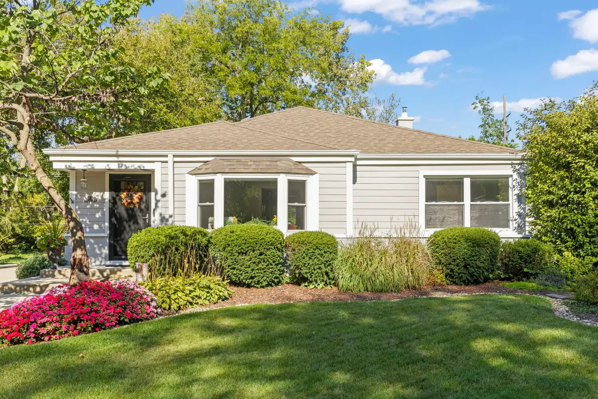 582 Glendale Avenue, Glen Ellyn, IL 60137 - #1