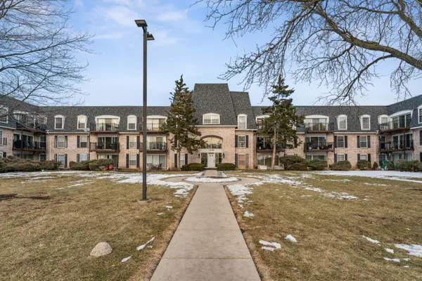 5200 Carriageway Drive #117, Rolling Meadows, IL 60008