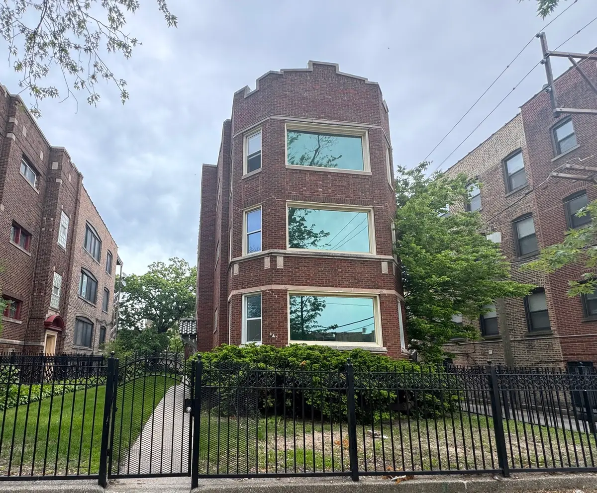 7847 S Bennett Avenue, Chicago, IL 60649 - #1