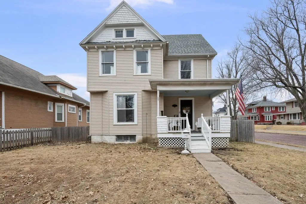 38 Oak Lane, Davenport, IA 52803 - #1