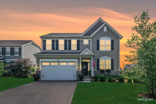 47 Windstone Drive, North Aurora, IL 60542