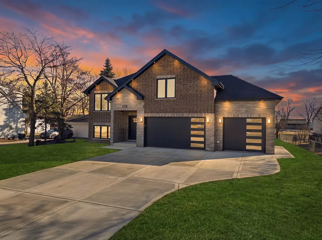 9327 Pleasant Avenue, Tinley Park, IL 60487 - #1