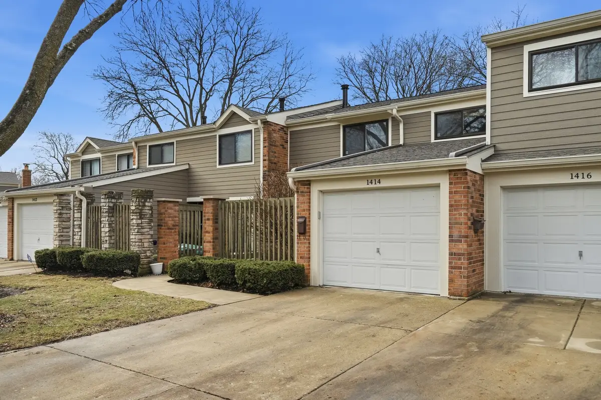 1414 N Bridgeport Drive, Mount Prospect, IL 60056 - #1