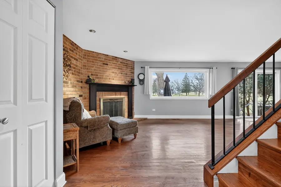 1414 N Bridgeport Drive, Mount Prospect, IL 60056 - #3