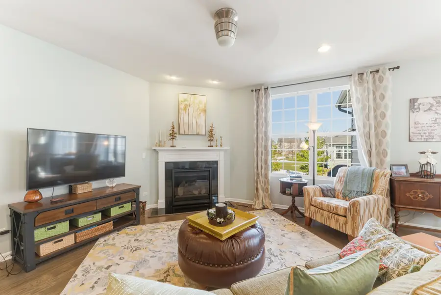 44 Pacific Avenue, Hawthorn Woods, IL 60047 - #2