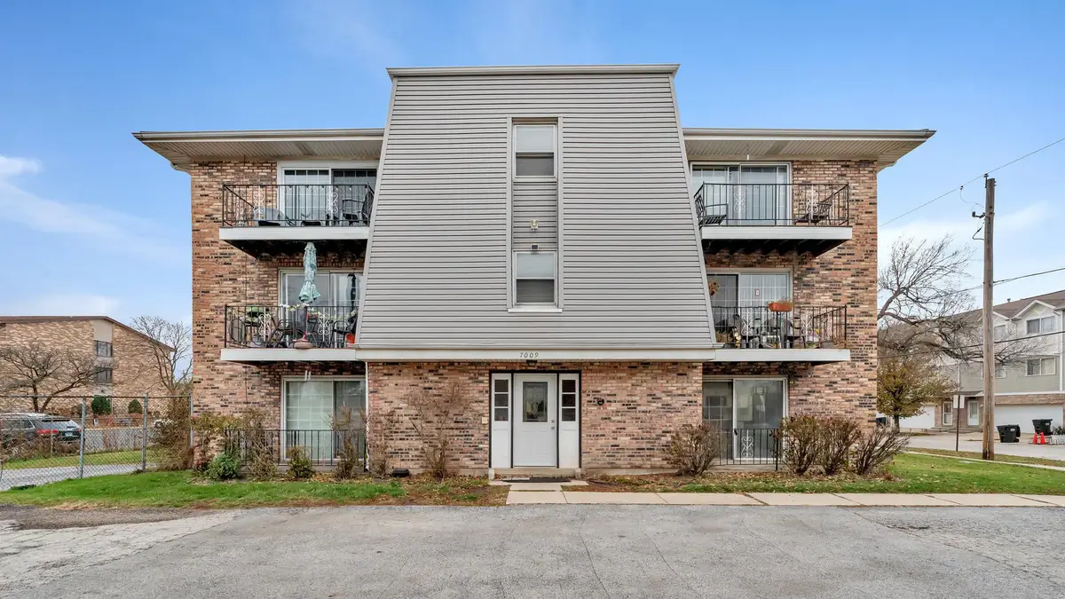 7009 100th Street #201, Chicago Ridge, IL 60415 - #1