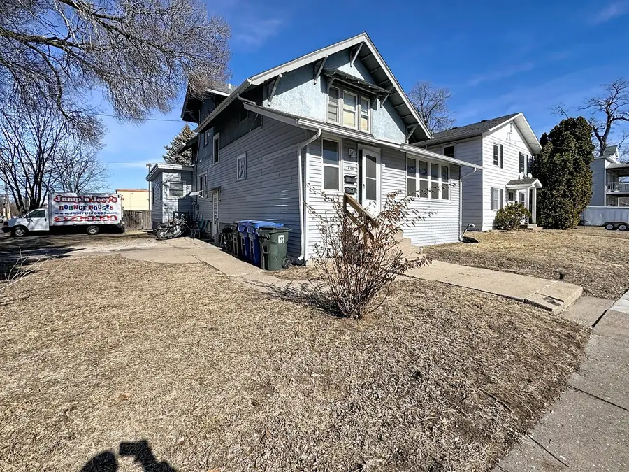 1640 W 17th Street, Davenport, IA 50804 - #2