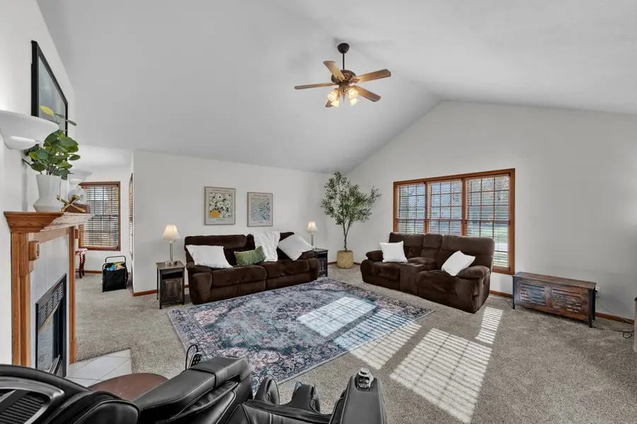 850 W Price Street, Eldridge, IA 52748 - #2