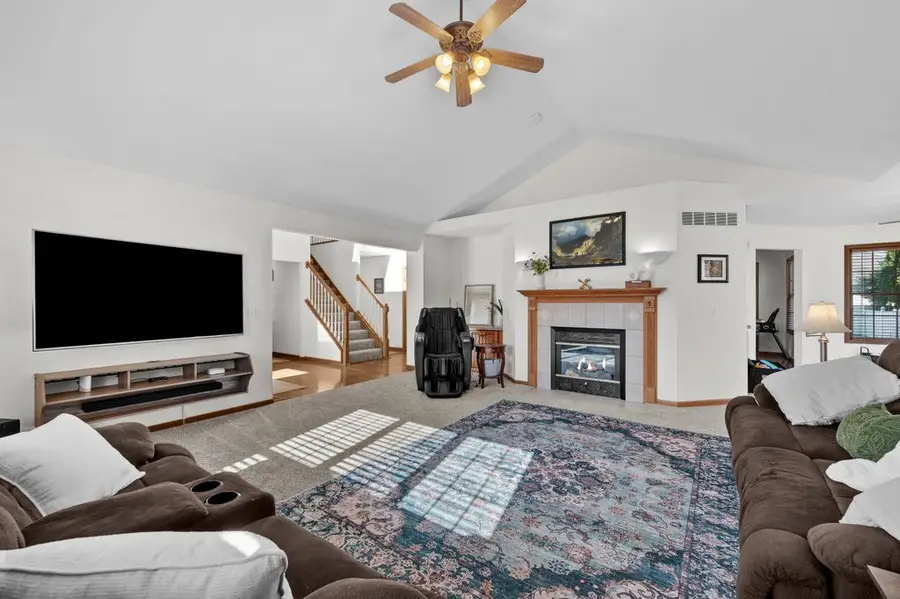 850 W Price Street, Eldridge, IA 52748 - #3