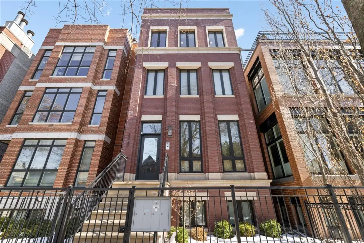 2727 N Kenmore Avenue #3, Chicago, IL 60614 - #1