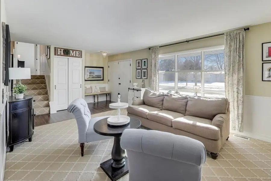 1018 W Alexandria Street, Arlington Heights, IL 60004 - #3