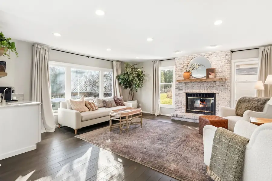 17583 W Robert Court, Gurnee, IL 60031 - #3