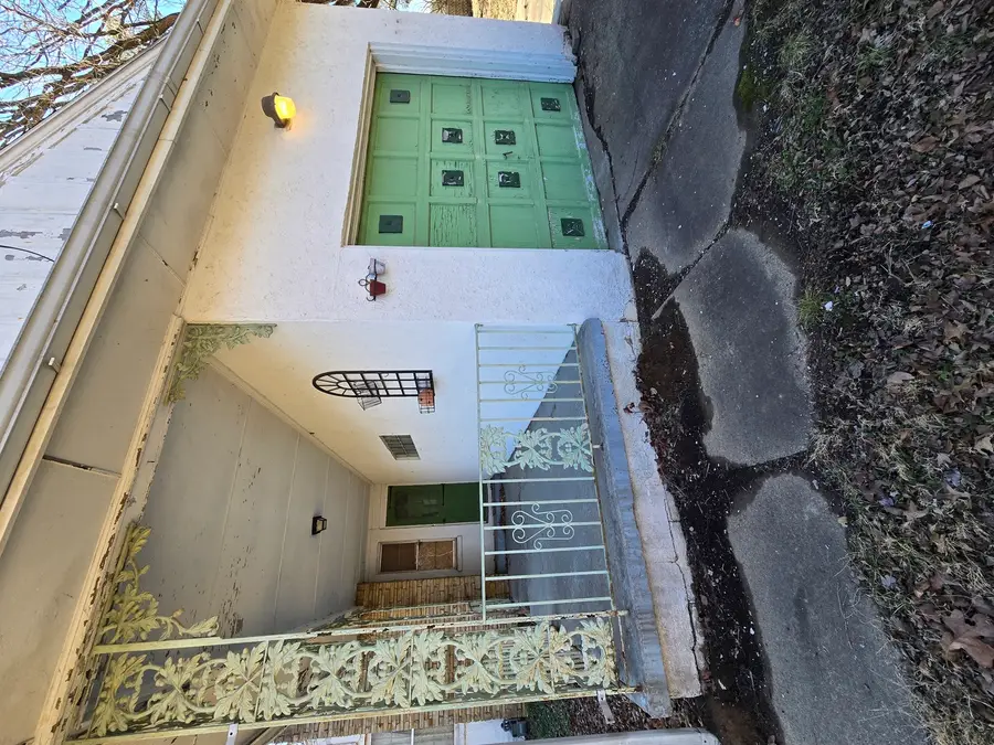 922 S Giant City Road S, Carbondale, IL 62902 - #2