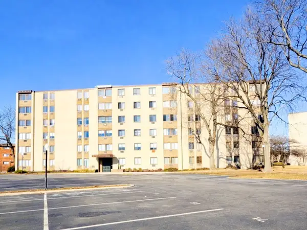 9725 S Karlov Avenue #601, Oak Lawn, IL 60453