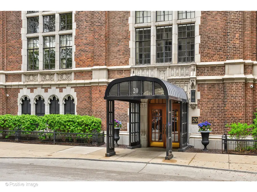 20 E Cedar Street #4D, Chicago, IL 60611 - #2