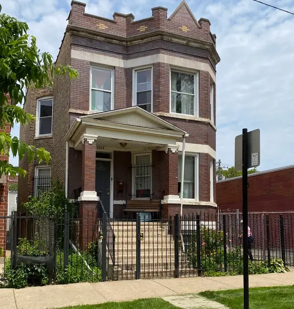3330 W Evergreen Avenue, Chicago, IL 60651