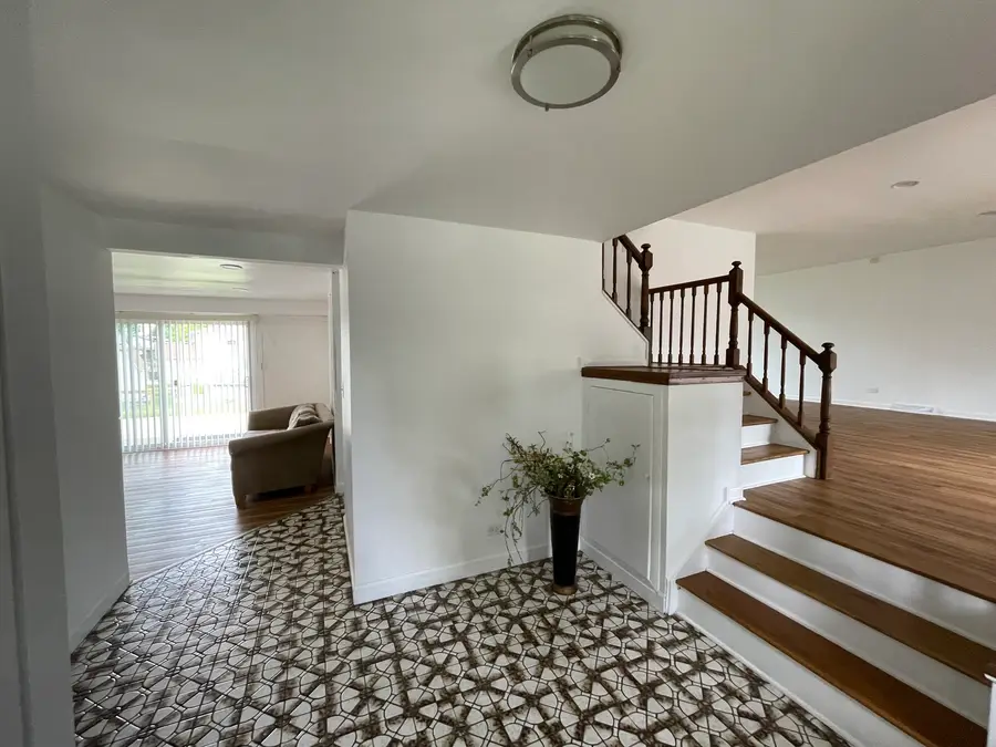 1430 Haise Lane, Elk Grove Village, IL 60007 - #2