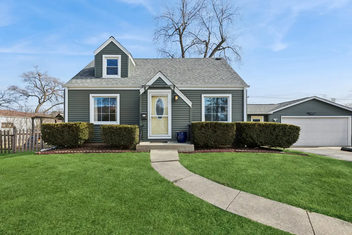 373 Woodbridge Street, Des Plaines, IL 60016 - #1