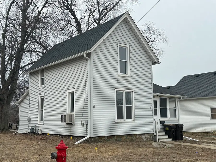 701 W Wall Street, Morrison, IL 61270 - #2