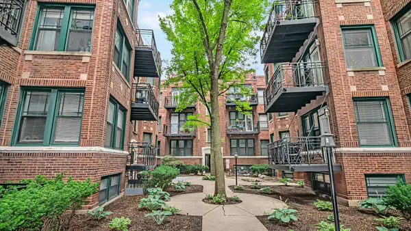 1138 W Pratt Boulevard #3S, Chicago, IL 60626