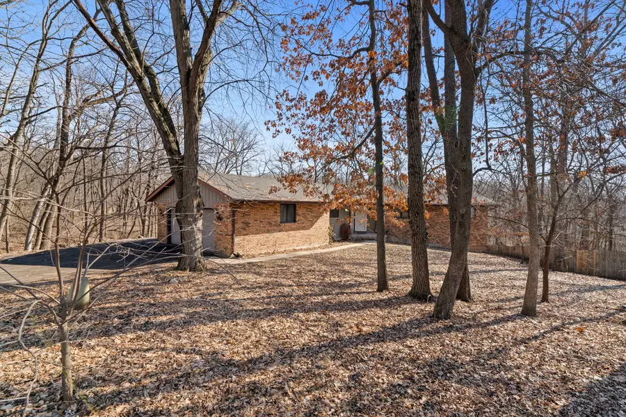 6466 Thorncrest Drive, Rockford, IL 61109 - #3