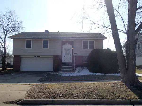 413 Lacy Avenue, Streamwood, IL 60107
