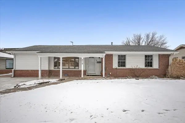 210 Brookhaven Drive, Elk Grove Village, IL 60007