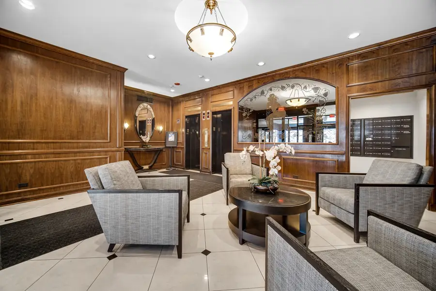 2100 N Lincoln Park West #7FN, Chicago, IL 60614 - #3