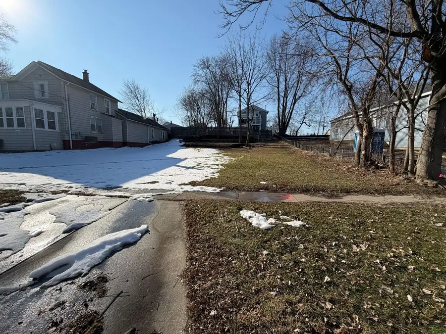 312 Oak Street, Waukegan, IL 60085 - #2