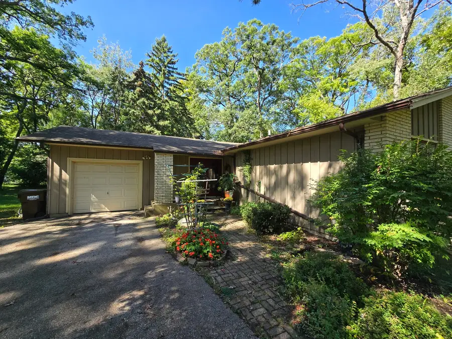 905 Hickory Road, Woodstock, IL 60098 - #2