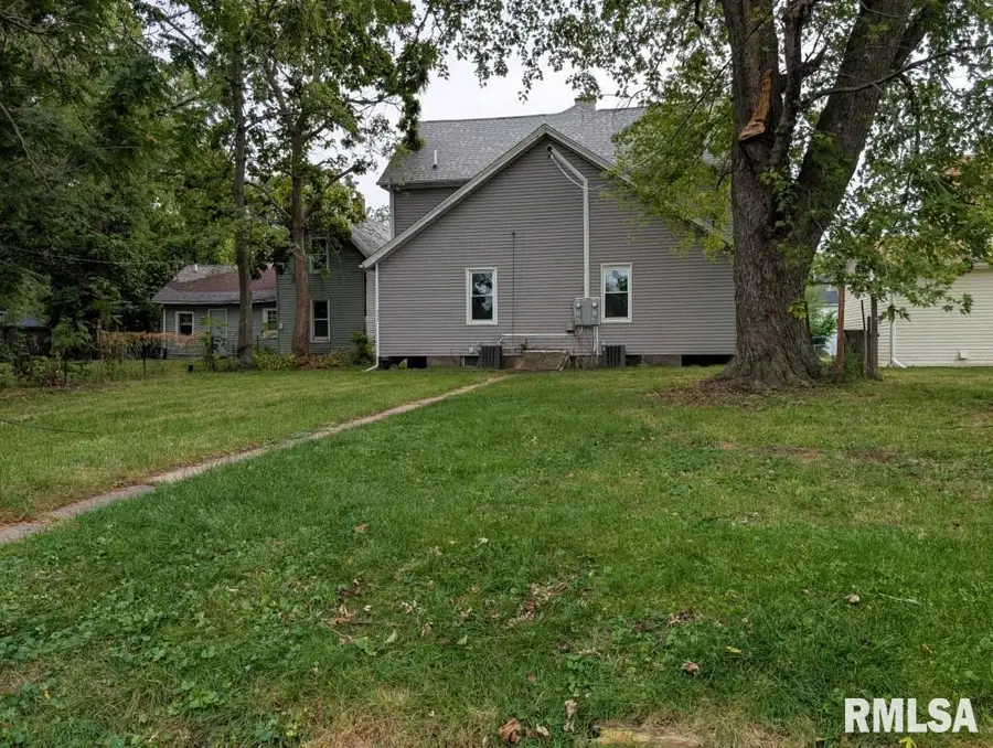 824 W 14th Street, Davenport, IA 52804 - #3