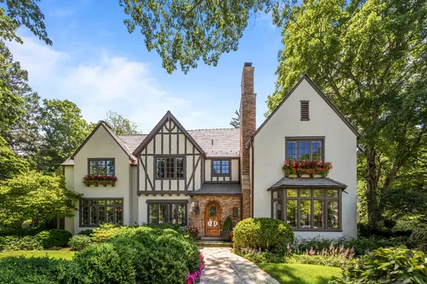 Address Withheld By Seller, Lake Bluff, IL 60044