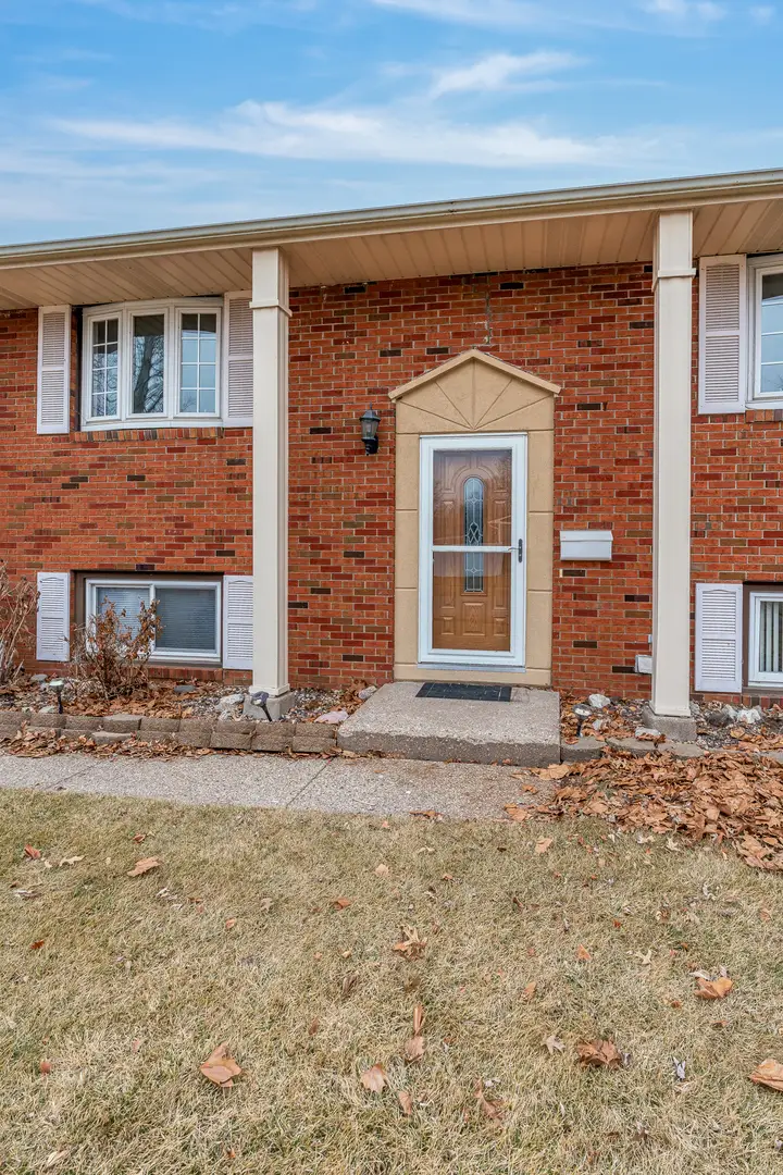 4905 50th Street, Moline, IL 61265 - #2