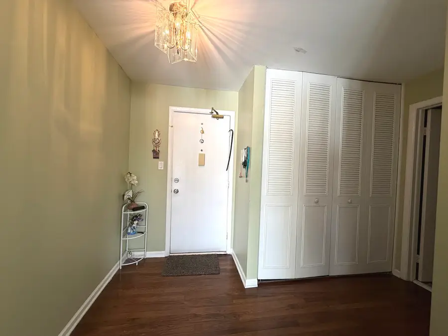 9208 Bumble Bee Drive #2D, Des Plaines, IL 60016 - #2