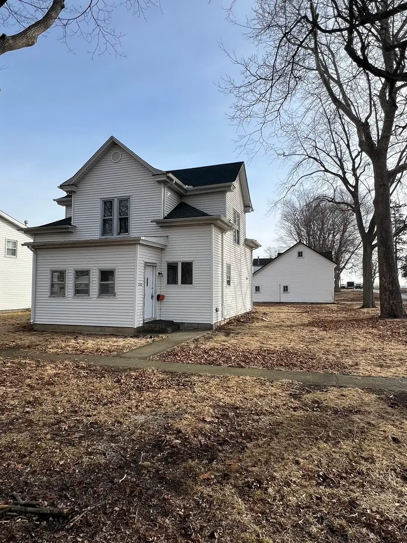 200 E South Street, Ellsworth, IL 61737 - #2