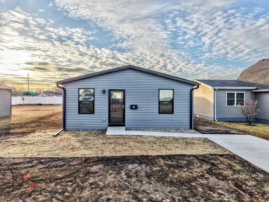 309 19th Avenue, Ottawa, IL 61350 - #2