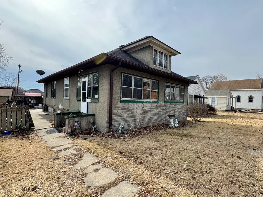 219 W Erie Street, Spring Valley, IL 61362 - #2