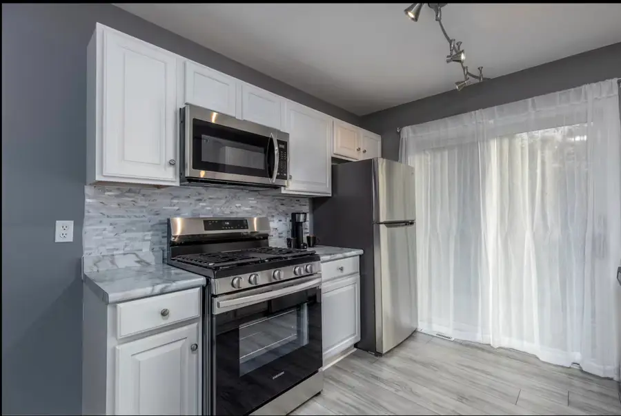 823 Heather Lane, Ottawa, IL 61350 - #2