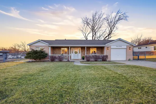 1120 N Bluebonnet Lane, Hoffman Estates, IL 60169