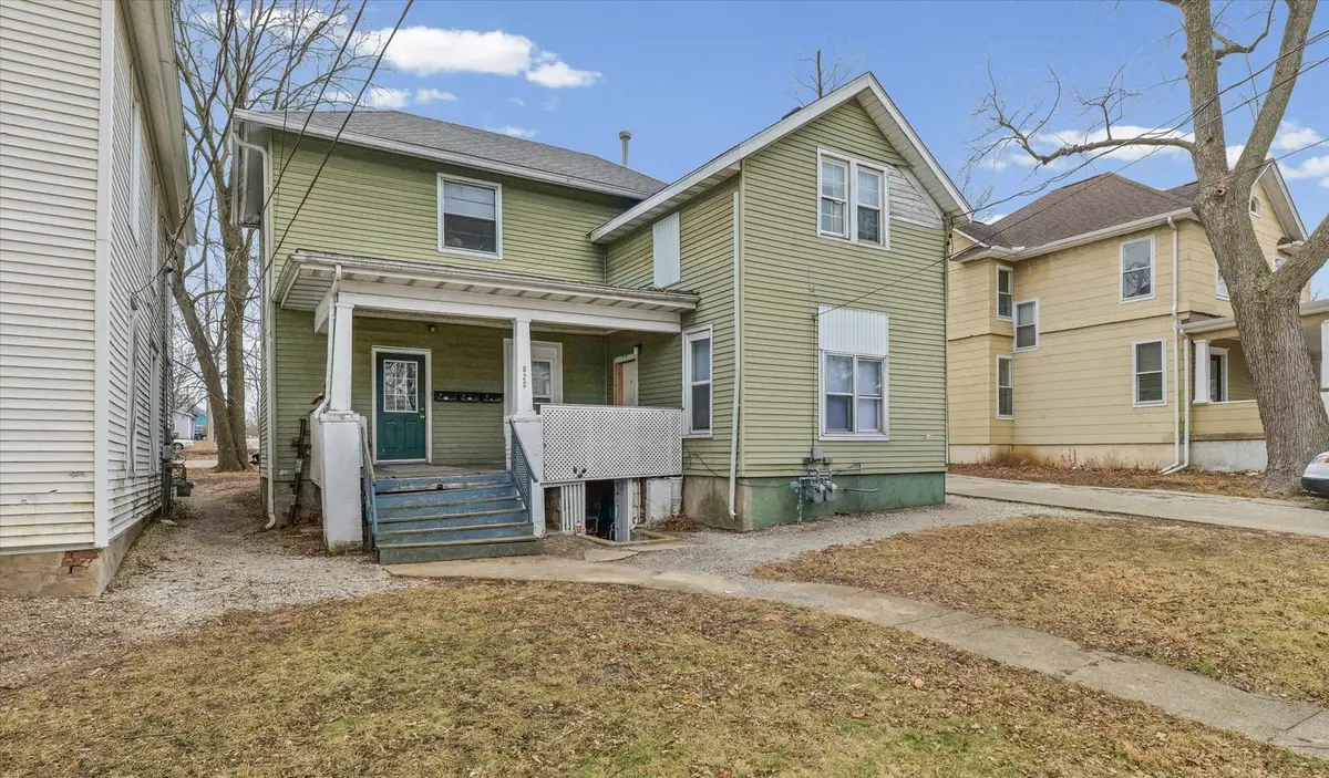 820 W Washington Street, Bloomington, IL 61701 - #1