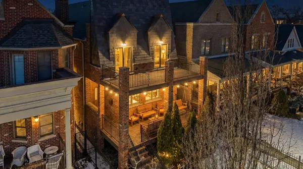 5038 N Ravenswood Avenue, Chicago, IL 60640